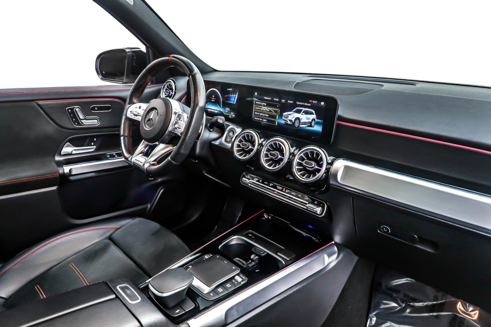 Used 2022 Mercedes-Benz GLB 35 AMG AMG GLB 35 4MATIC SUV image 16