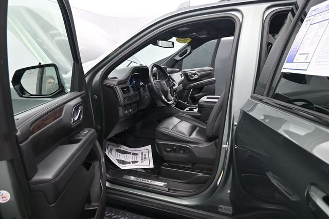 Used 2023 Chevrolet Tahoe Z71 w/ Z71 Off-Road Package AWD/4WD image 14