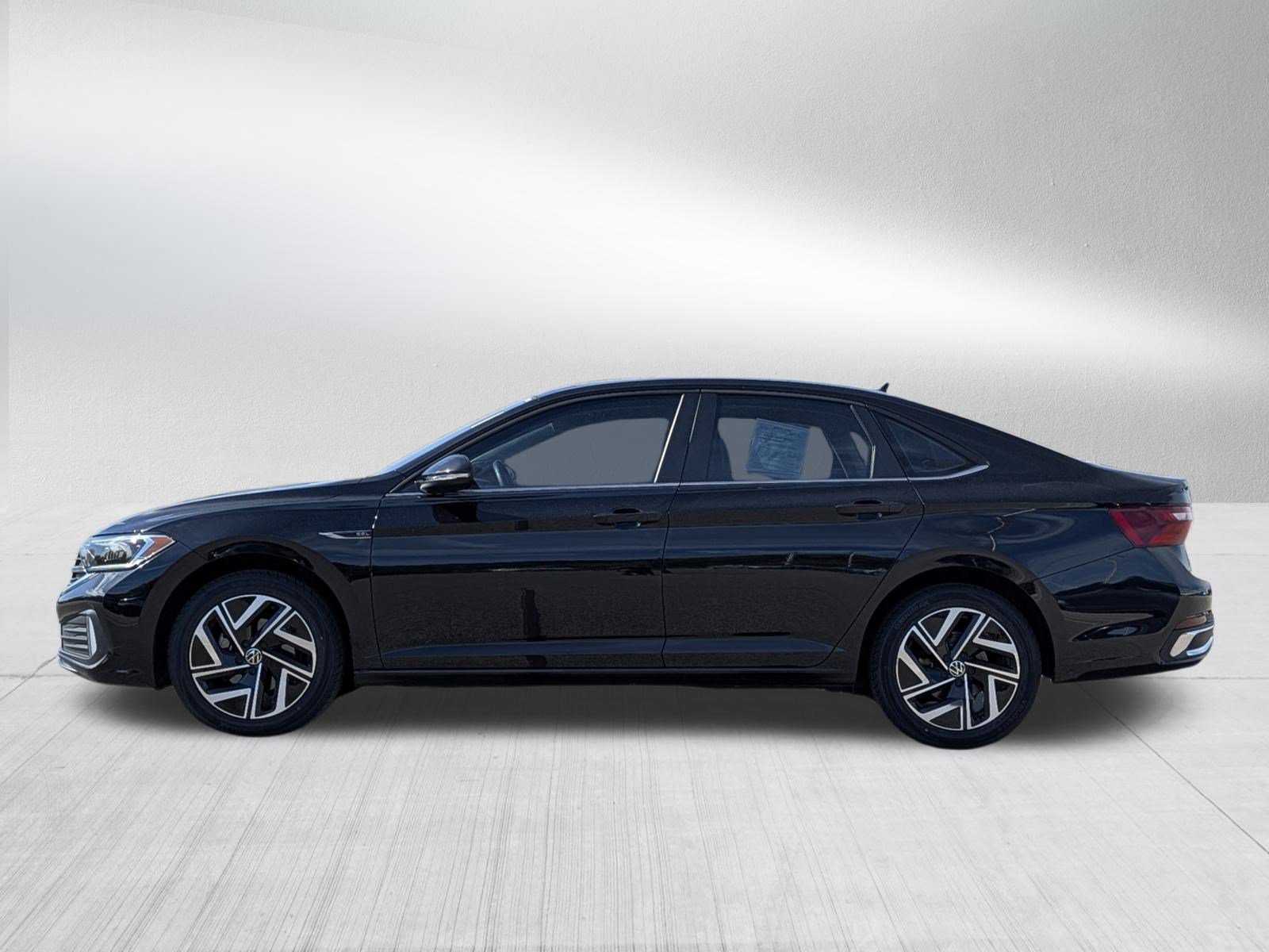 Certified 2023 Volkswagen Jetta SEL FWD image 4