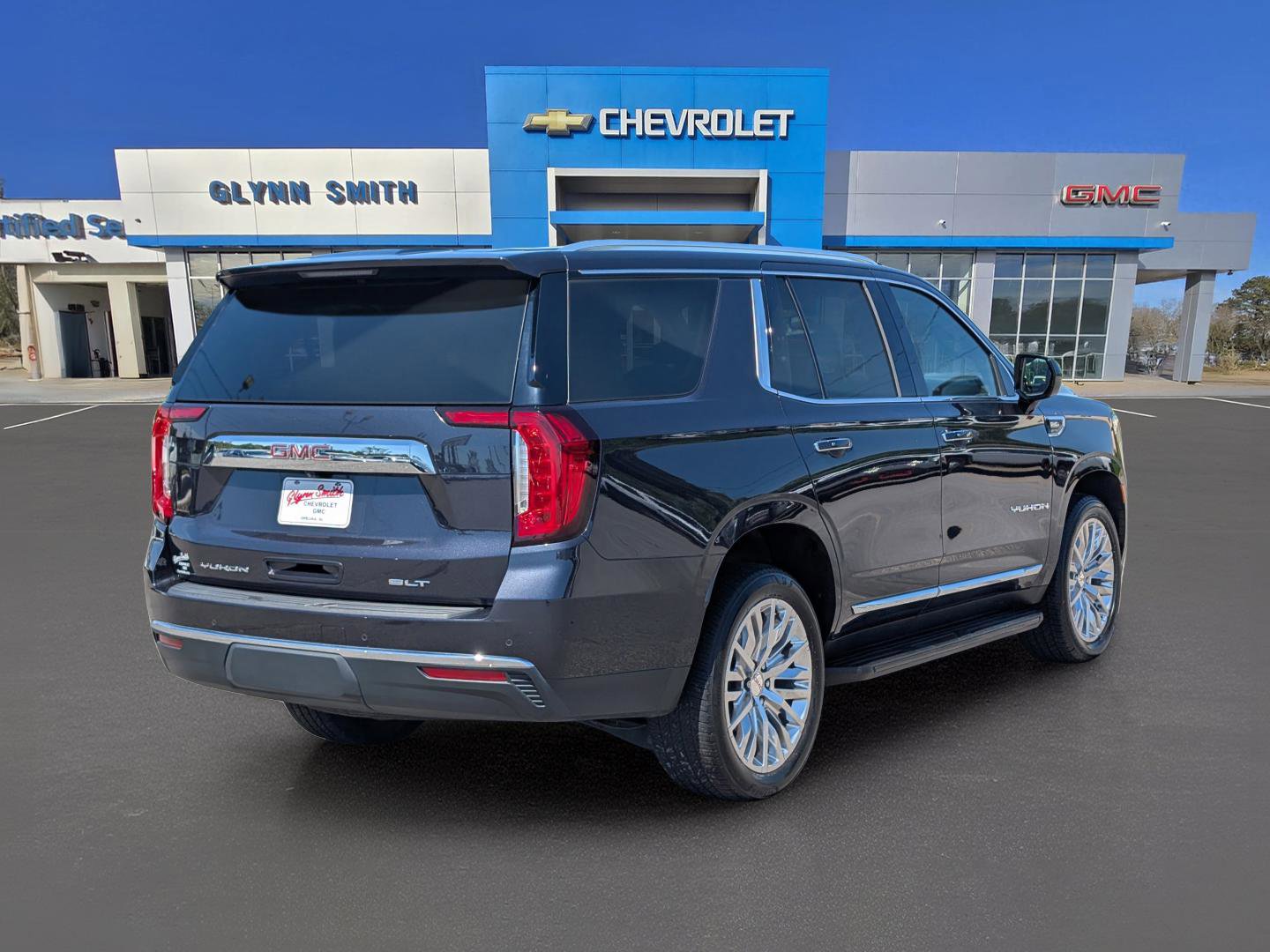 Used 2023 GMC Yukon SLT RWD image 8