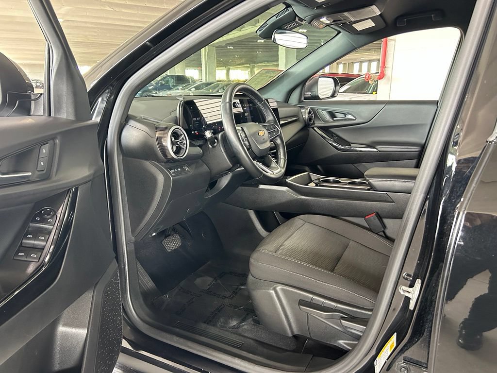 Used 2025 Chevrolet Equinox LT FWD image 15