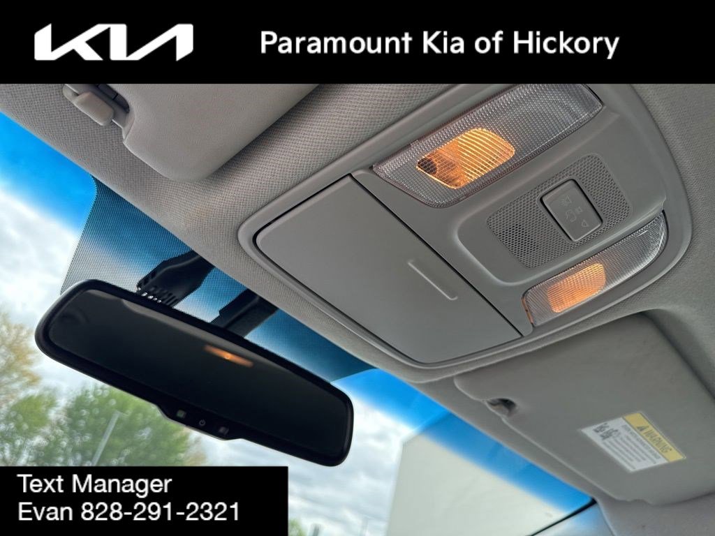 Used 2018 Kia Niro EX image 26