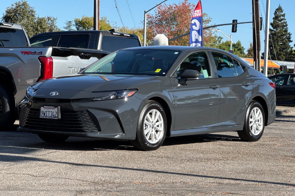 Used 2026 Toyota Camry LE FWD image 7