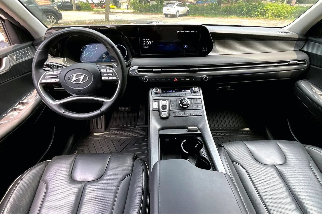 Used 2024 Hyundai Palisade Limited FWD image 7