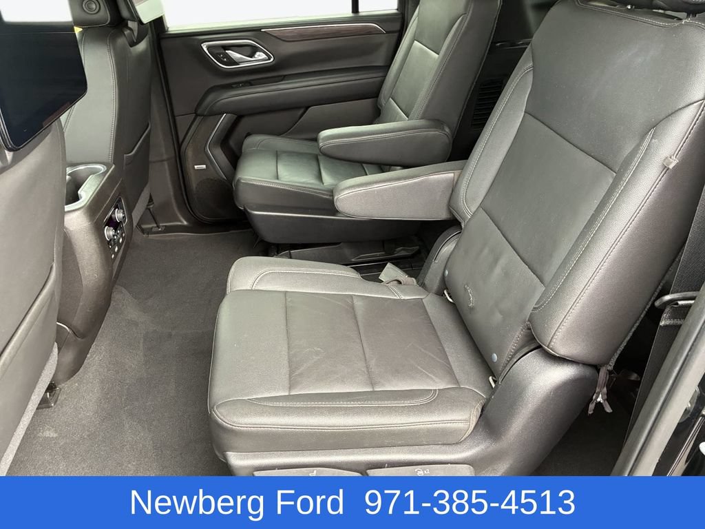 Used 2021 Chevrolet Suburban Z71 w/ Luxury Package AWD/4WD image 30