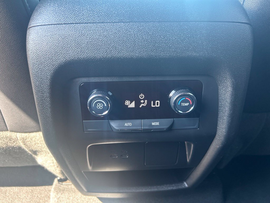 Used 2026 Chevrolet Traverse LT AWD/4WD image 13