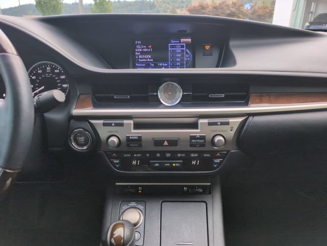 Used 2014 Lexus ES 350 w/ Premium Package FWD image 25