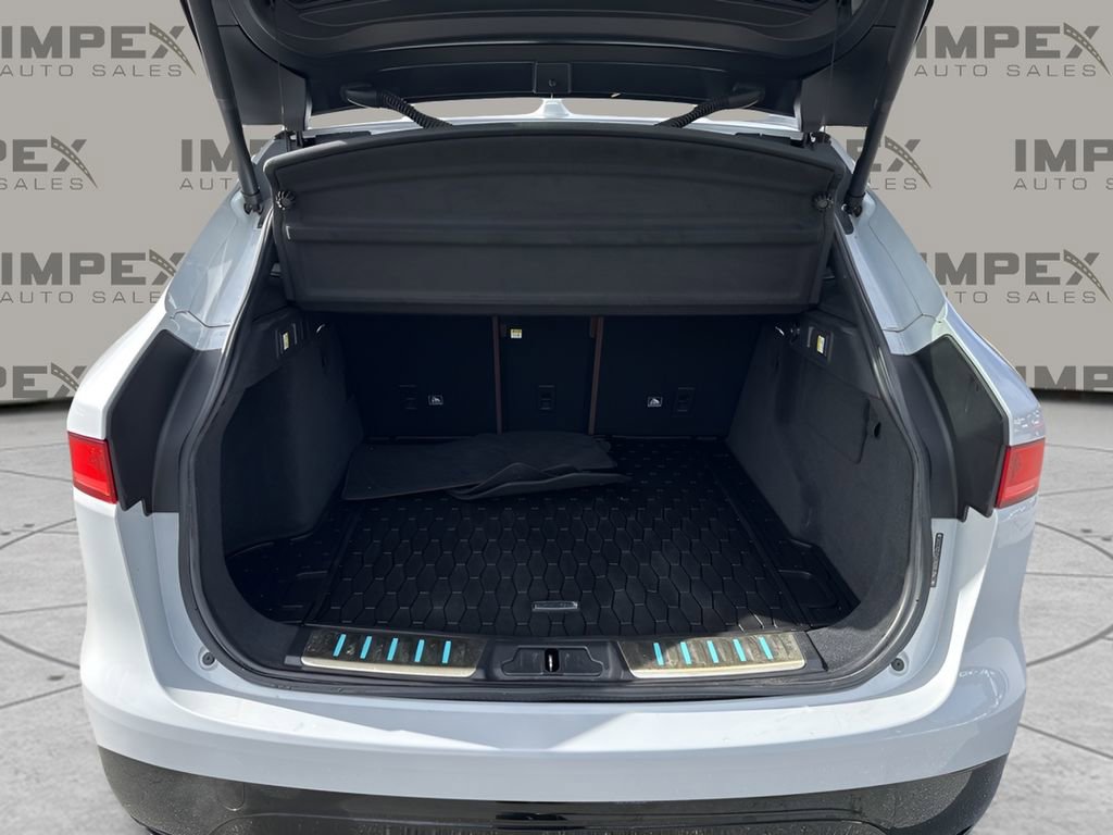 Used 2018 Jaguar F-PACE S image 31
