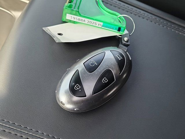 Used 2025 Hyundai Santa Fe Calligraphy FWD image 29