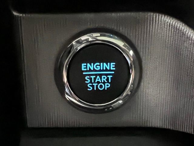 Used 2023 Ford F350 Platinum w/ Tremor Off-Road Package AWD/4WD image 32