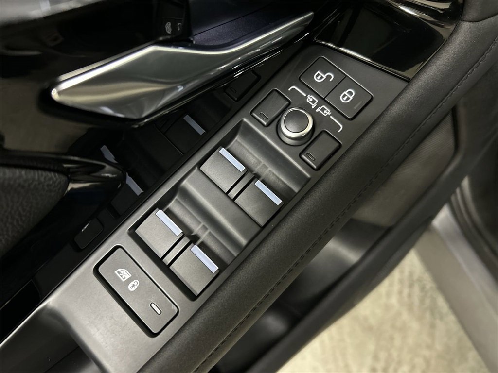 Used 2020 Land Rover Range Rover Evoque R-Dynamic S image 16