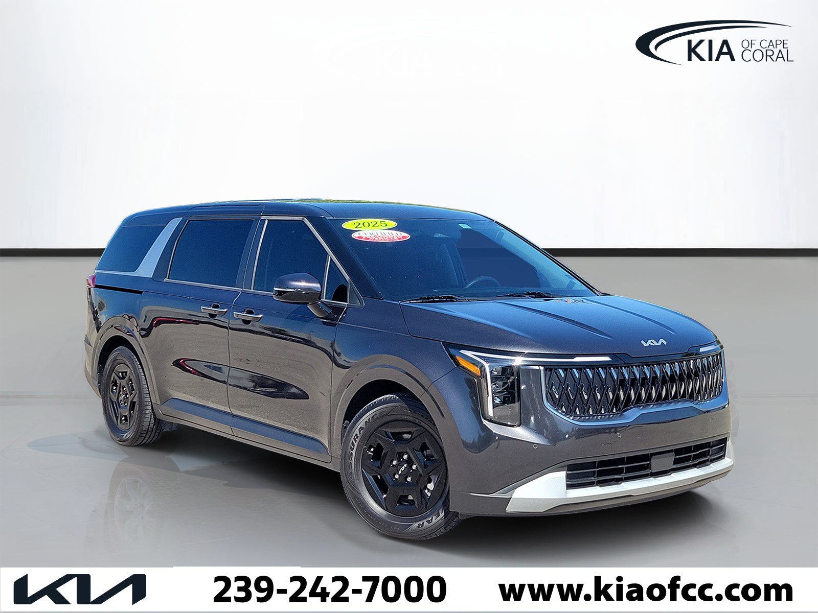 Certified 2025 Kia Carnival LX FWD image 1