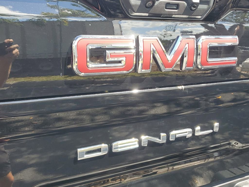 Certified 2023 GMC Sierra 2500 Denali w/ Denali Black Diamond Edition image 28