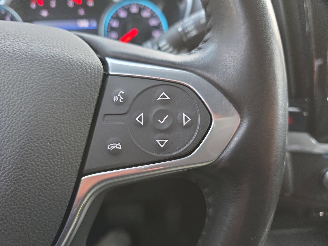 Used 2020 Chevrolet Traverse LT w/ Driver Confidence II Package image 18