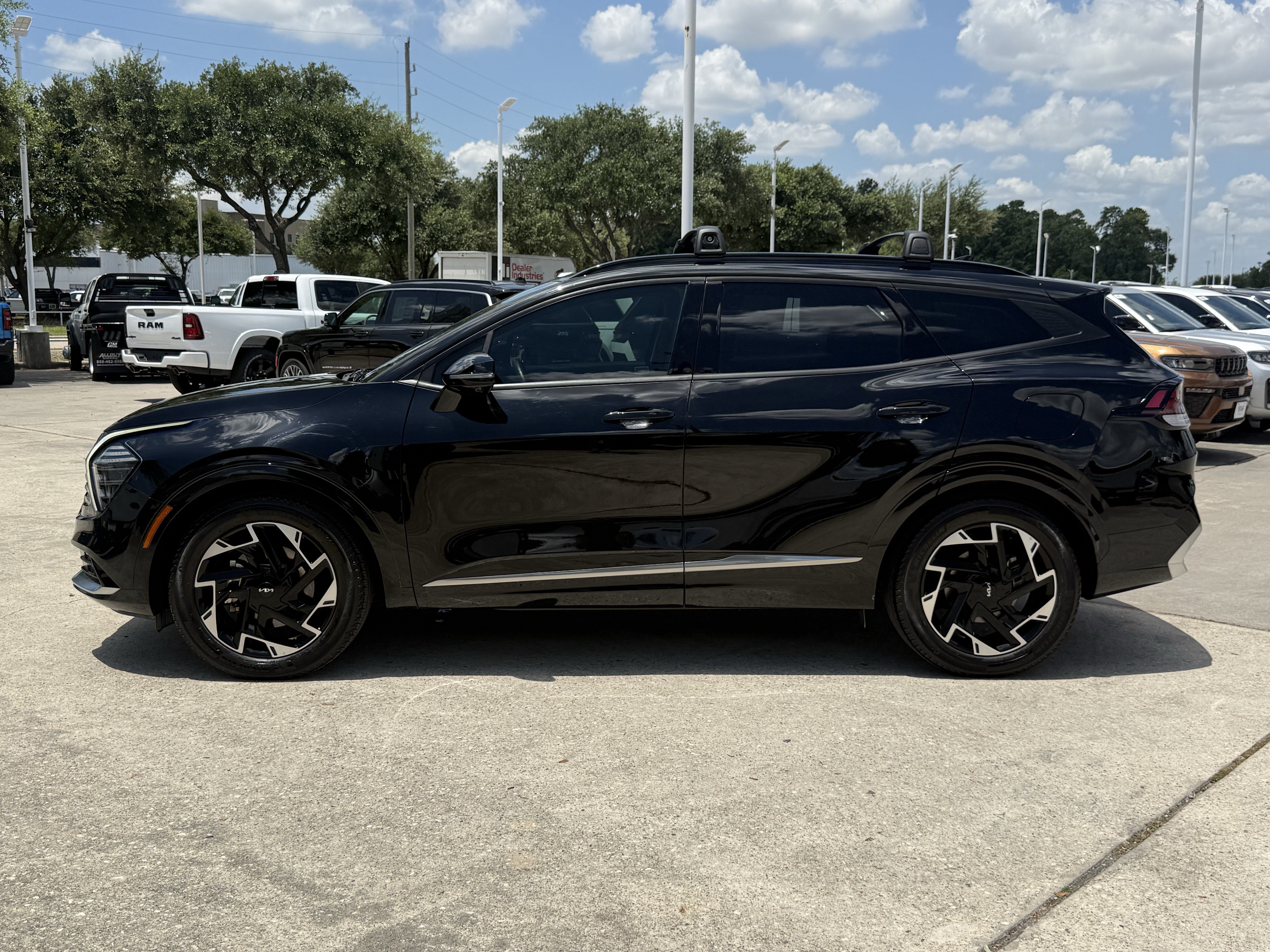 Used 2023 Kia Sportage SX FWD image 9