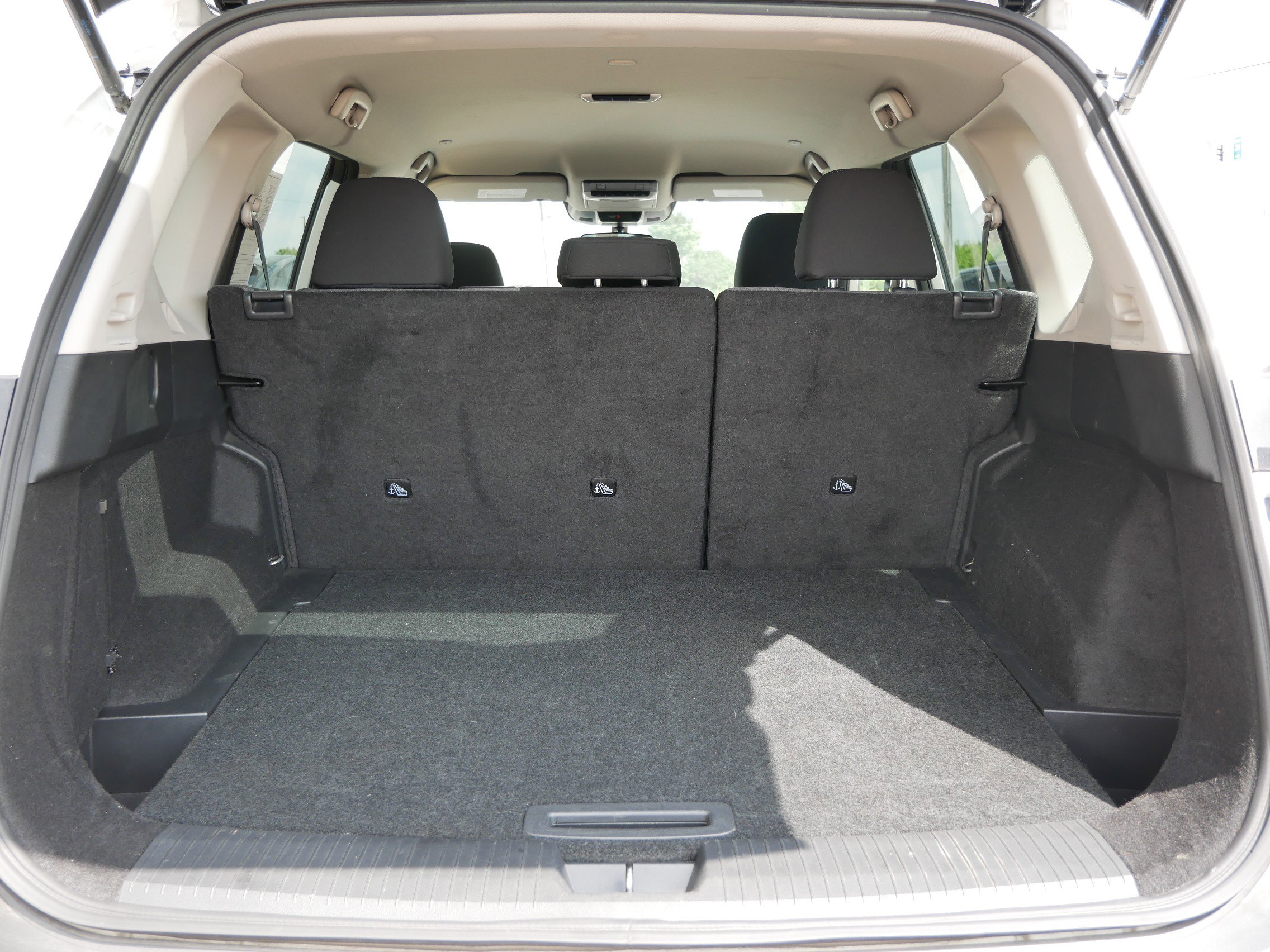 Used 2023 Nissan Rogue SV image 8