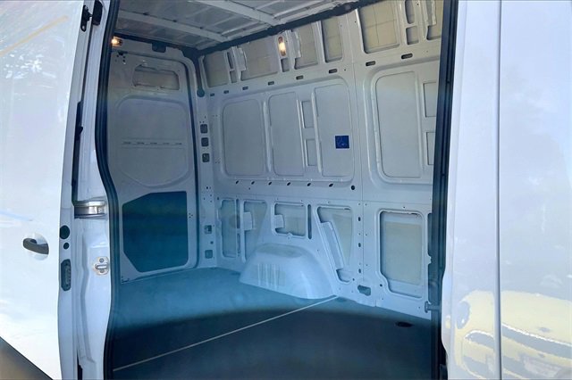 Used 2024 Mercedes-Benz Sprinter 2500 image 25