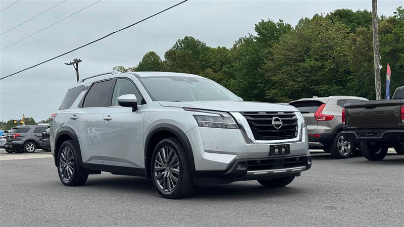 Used 2022 Nissan Pathfinder SL w/ SL Premium Package AWD/4WD image 4