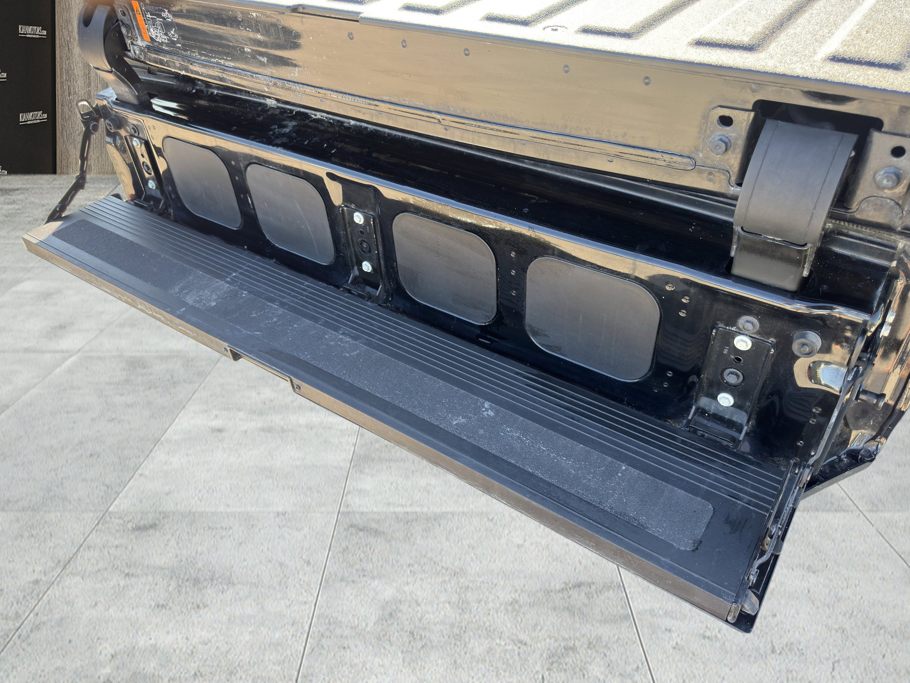 Used 2024 GMC Sierra 3500 Denali w/ Denali Reserve Package image 19