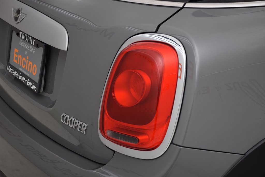 Used 2015 MINI Cooper 4-Door Hardtop image 14