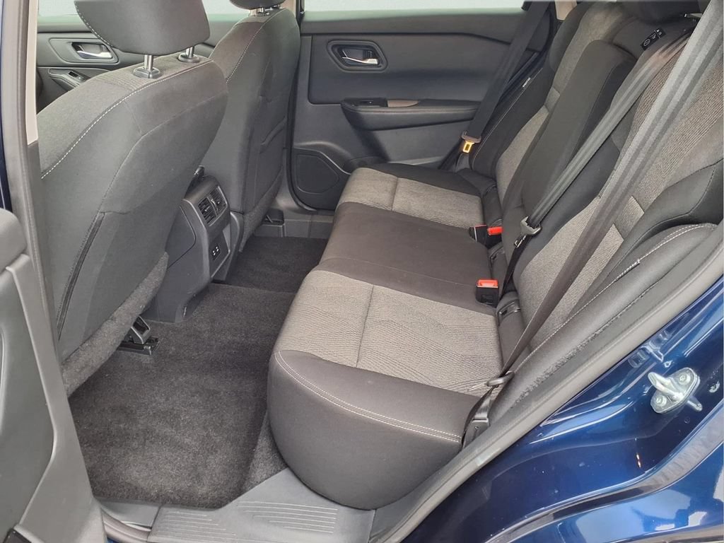 Used 2025 Nissan Rogue SV FWD image 23