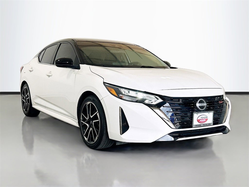 Used 2025 Nissan Sentra SR image 3