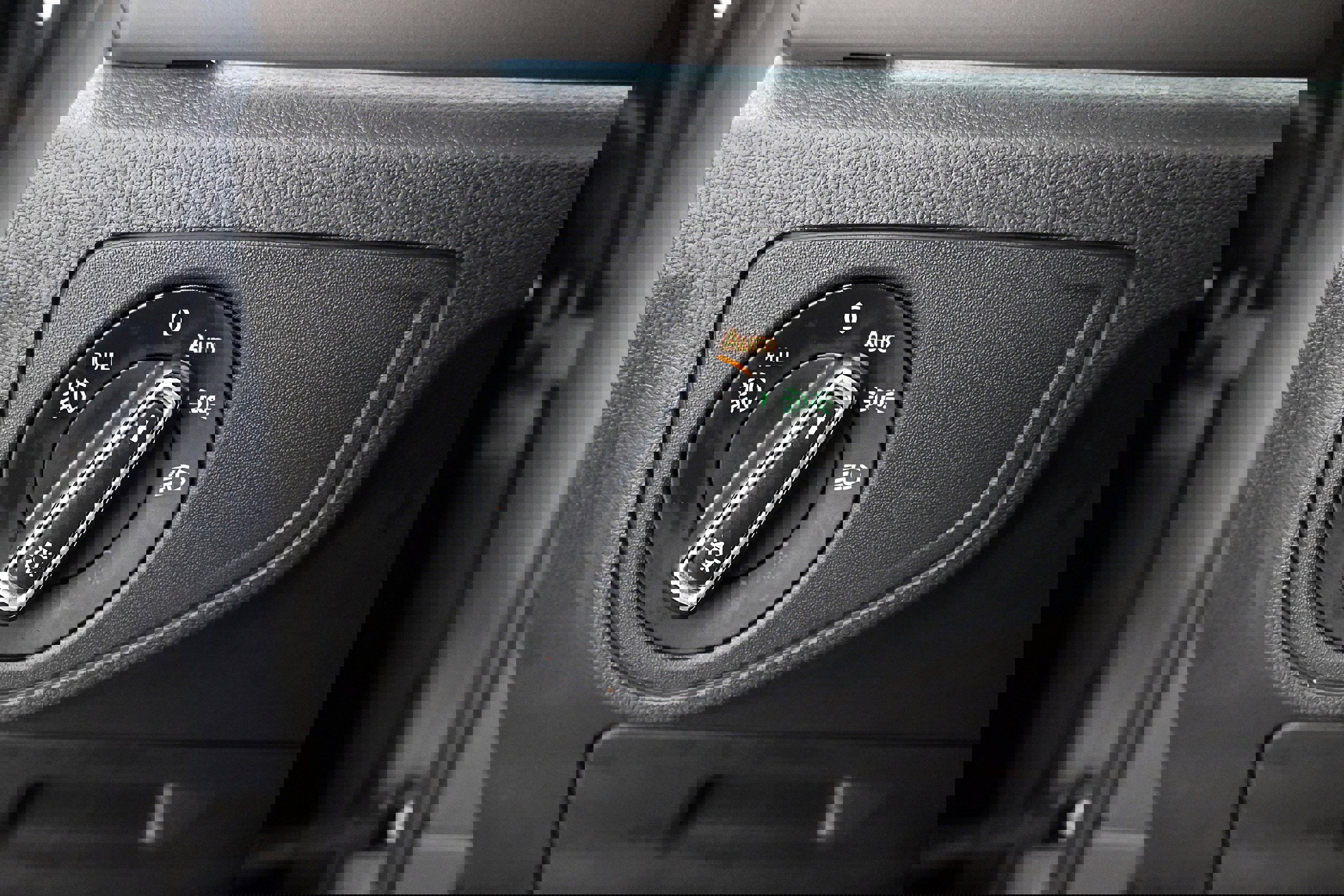 Used 2019 Volkswagen Atlas SEL Premium image 9