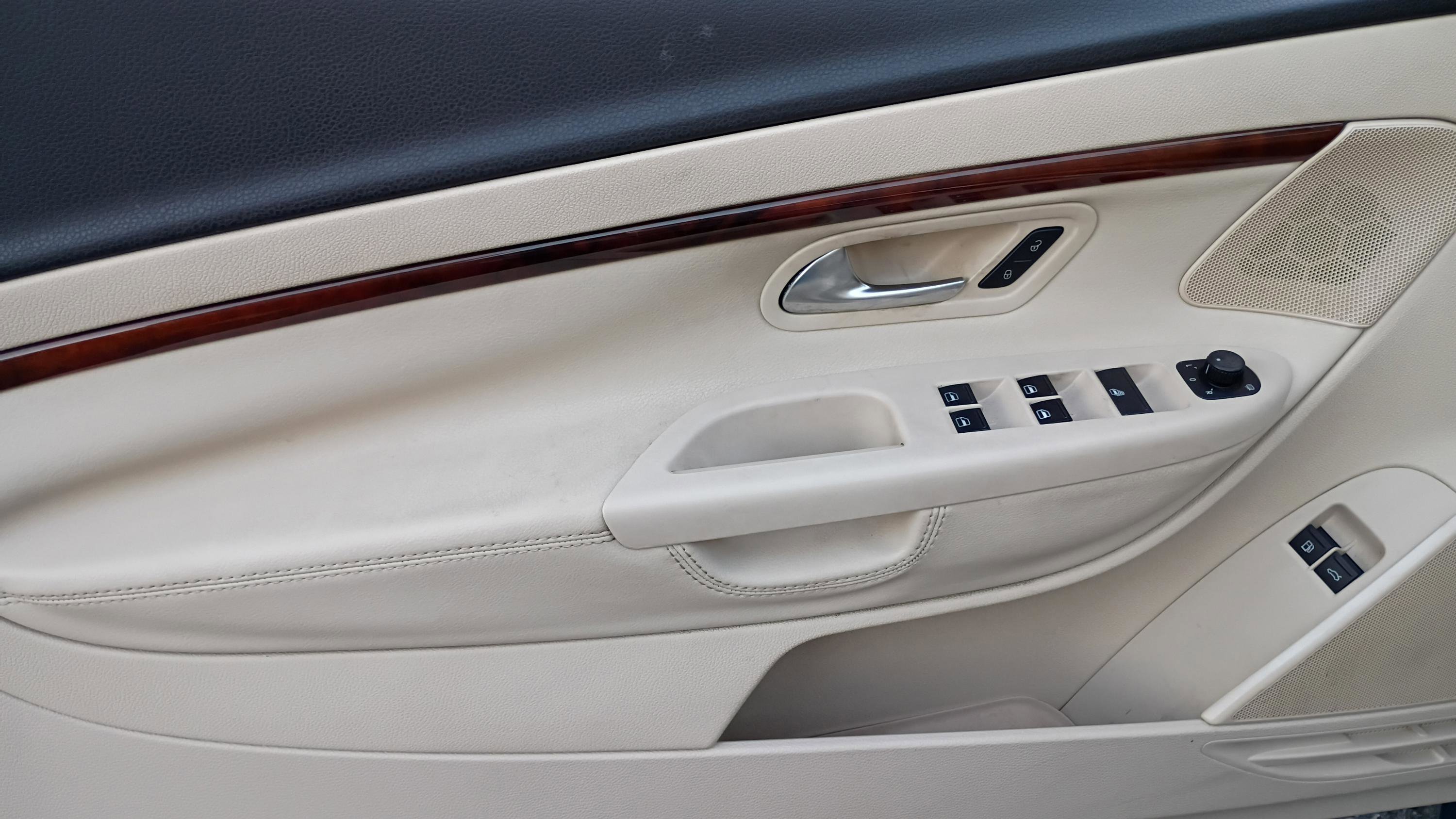 Used 2009 Volkswagen Eos Lux image 48