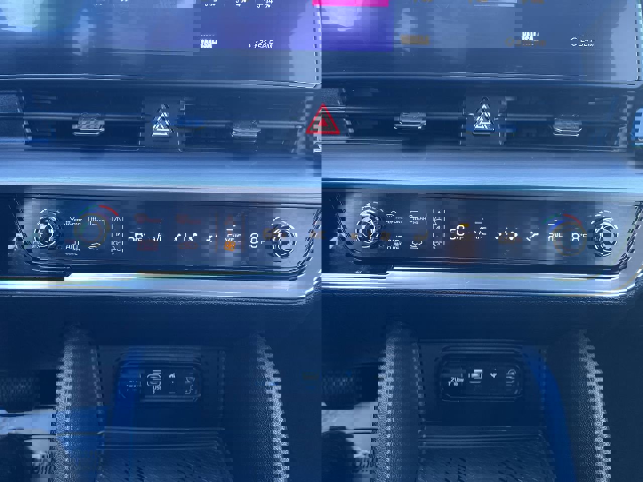 Used 2024 Kia Sportage EX image 16