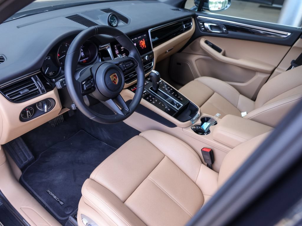 Certified 2026 Porsche Macan AWD/4WD image 52