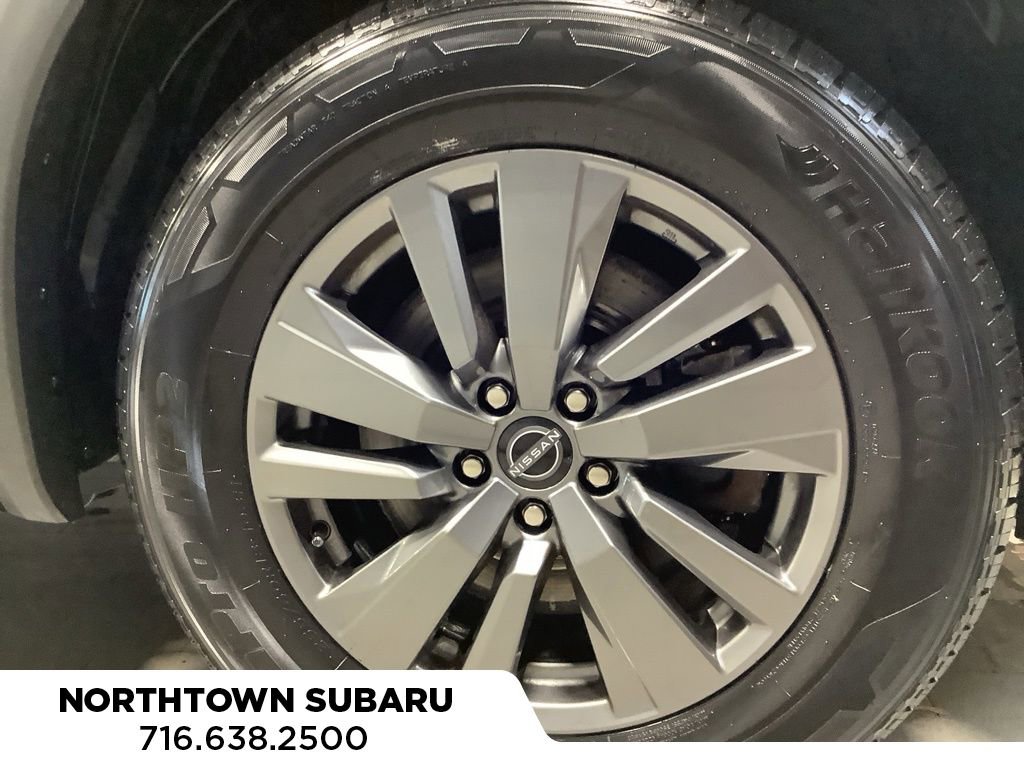 Used 2025 Nissan Pathfinder SV image 28