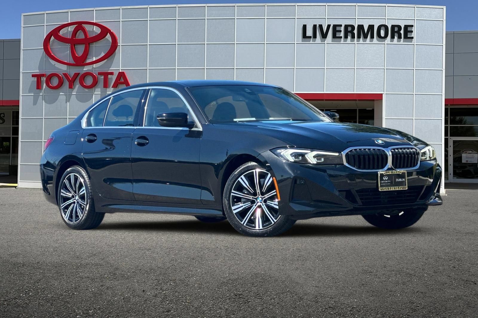 Used 2025 BMW 330i xDrive Sedan AWD/4WD image 2