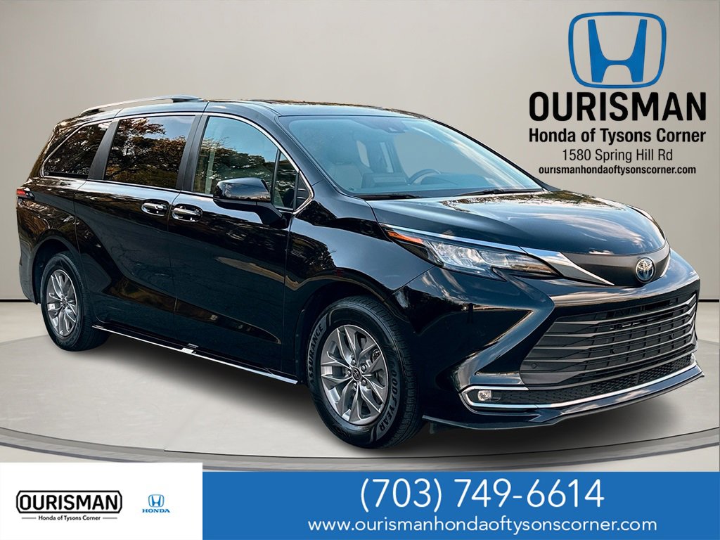 Used 2022 Toyota Sienna XLE video 1