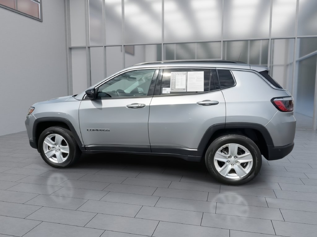 Used 2022 Jeep Compass Latitude w/ Convenience Group AWD/4WD image 5