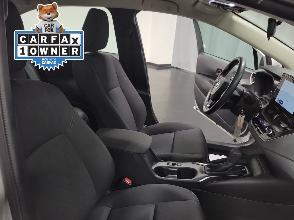 Used 2025 Toyota Corolla LE FWD image 30