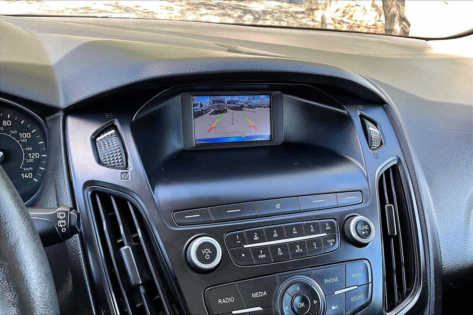 Used 2018 Ford Focus SE w/ Cold Weather Package FWD image 26