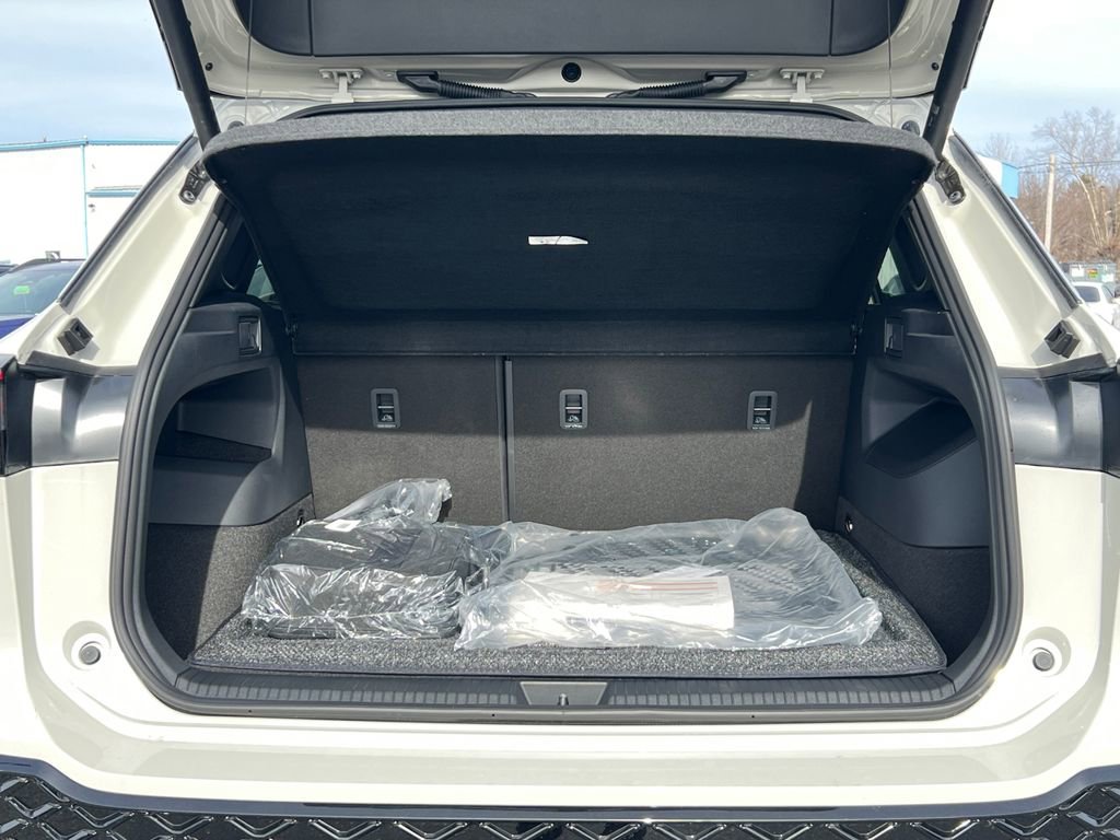 New 2026 Volkswagen Tiguan SEL R-Line image 15