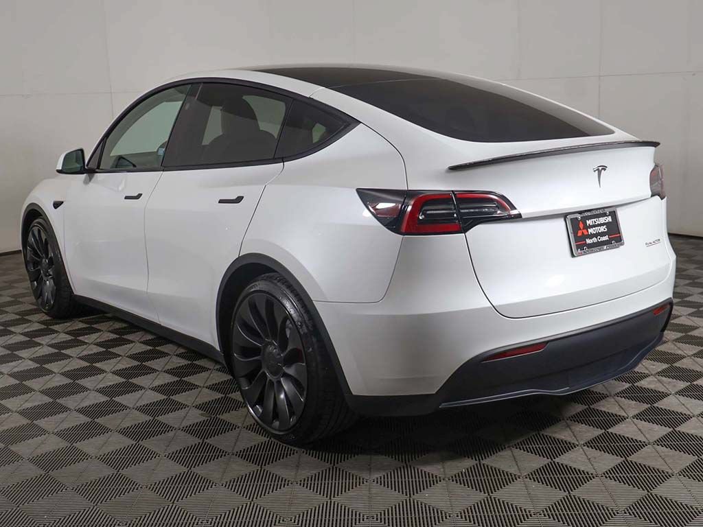 Used 2023 Tesla Model Y Performance AWD/4WD image 10