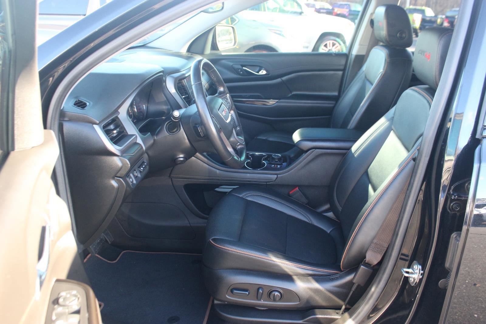 Used 2022 GMC Acadia AT4 w/ Technology Package image 16