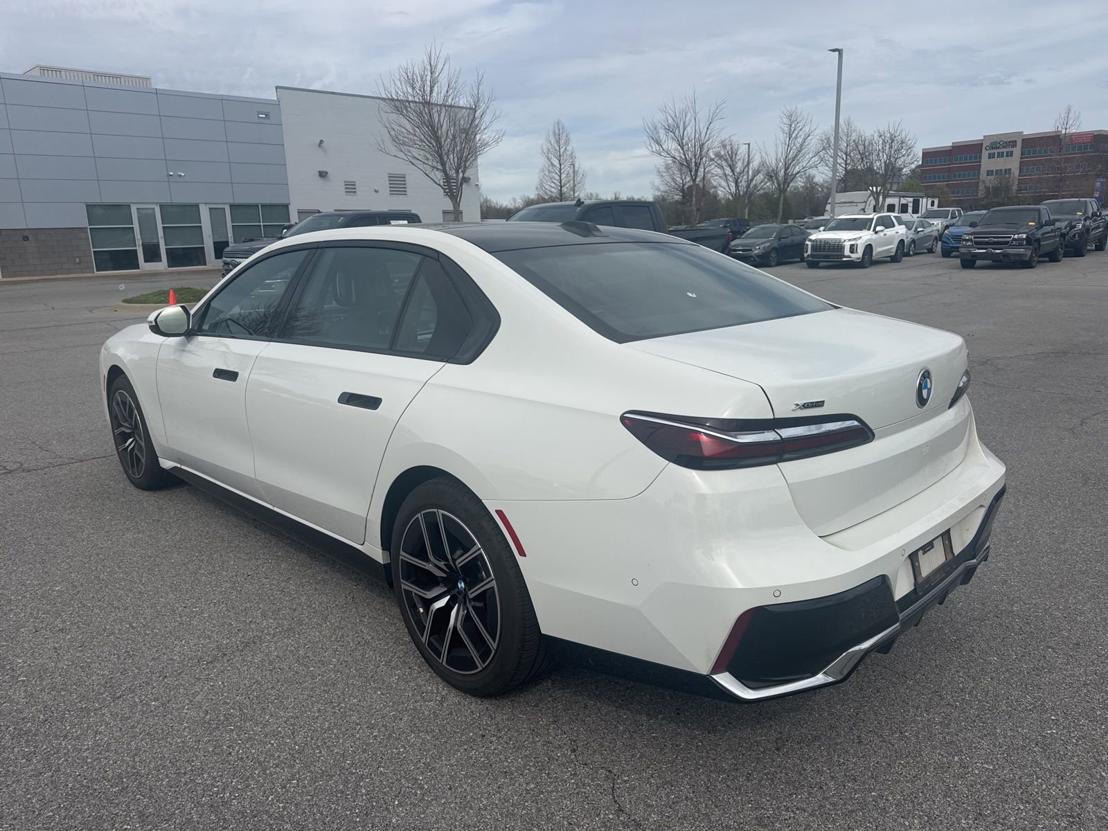 Used 2025 BMW 740i xDrive image 9