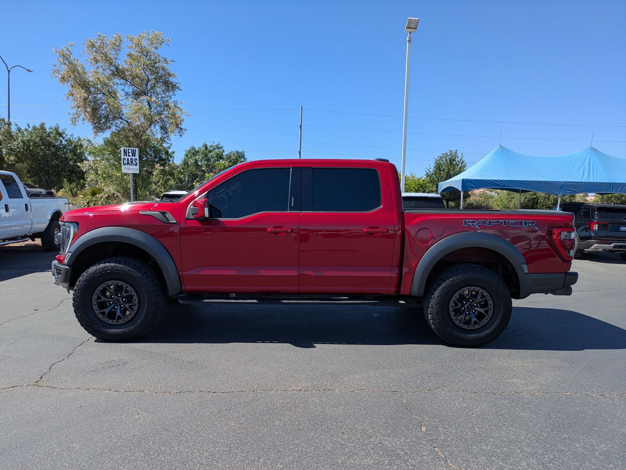 Used 2022 Ford F150 Raptor w/ Raptor 37 Performance Package AWD/4WD image 6
