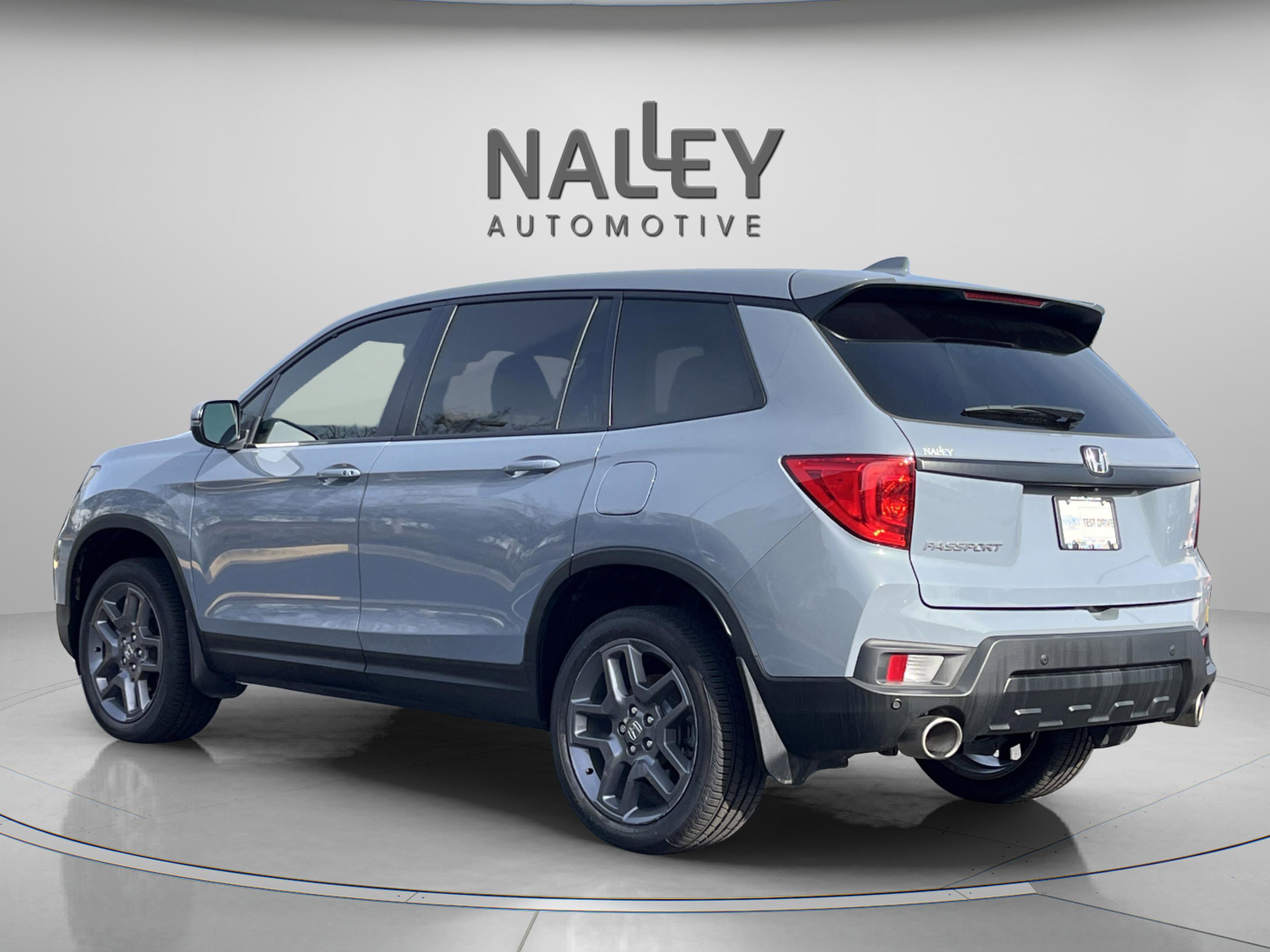 Used 2023 Honda Passport EX-L image 4