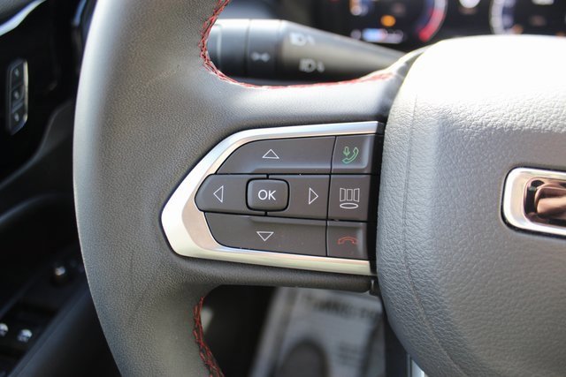 Used 2025 Jeep Compass Trailhawk w/ Trailhawk Elite Group image 16