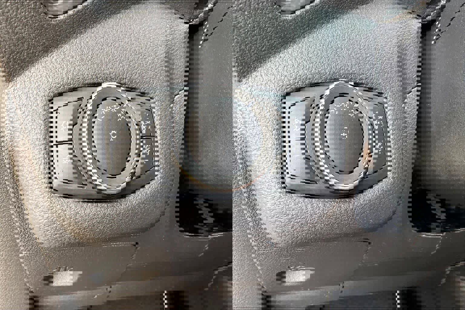 Used 2018 Ford Escape SE w/ SE Sync 3 Package image 33