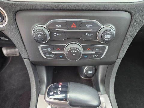 Used 2022 Dodge Charger SXT image 18