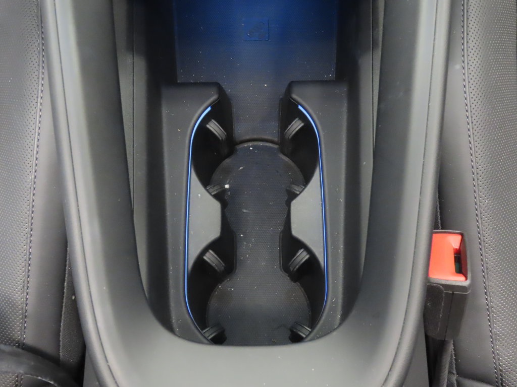 Certified 2025 Porsche Macan Electric w/ Premium Package RWD image 30