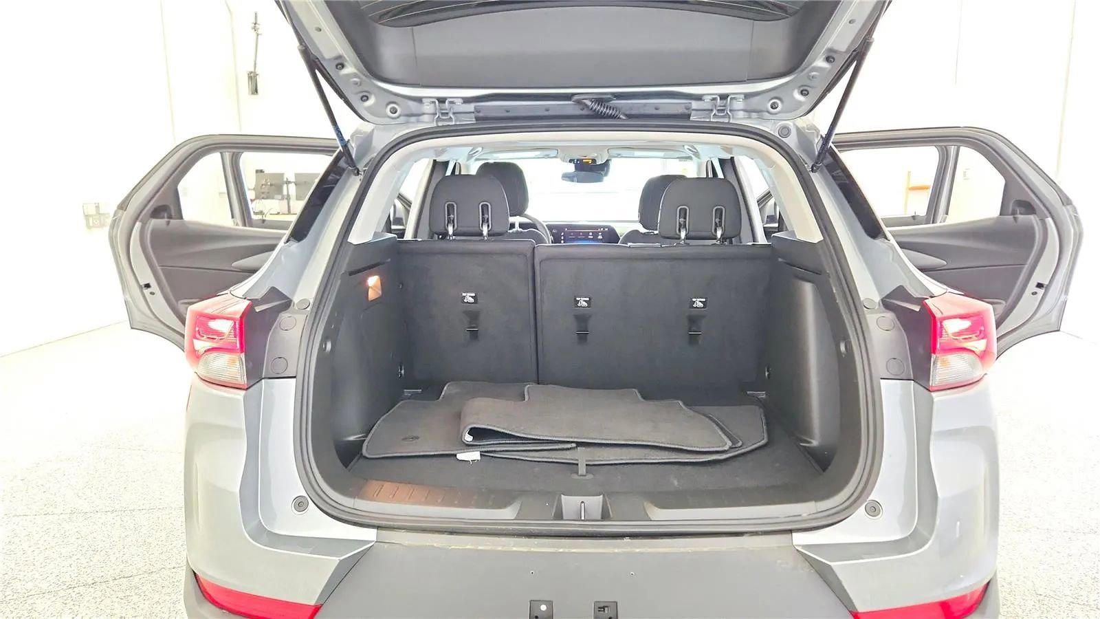 Used 2026 Chevrolet TrailBlazer LT FWD image 19