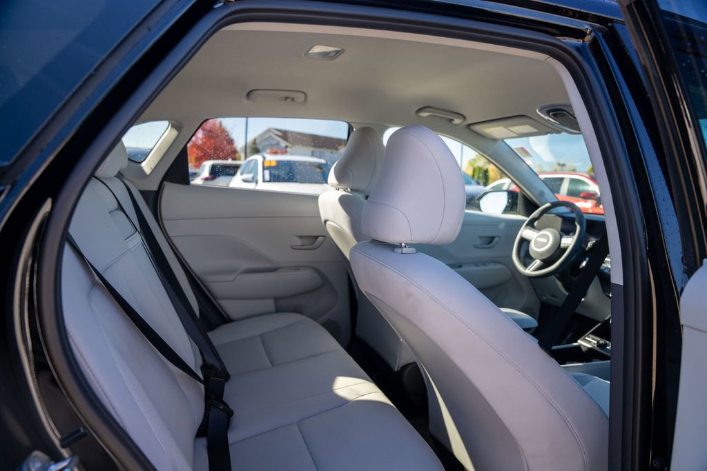 Certified 2025 Hyundai Kona SEL image 13