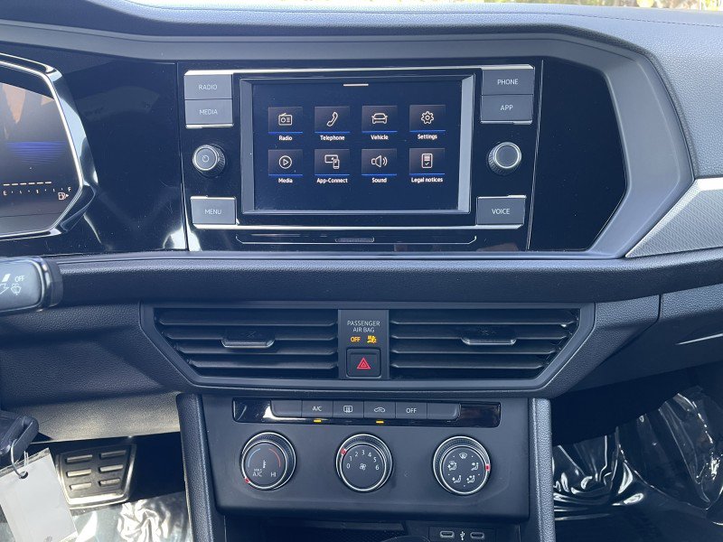 Used 2023 Volkswagen Jetta Sport image 15