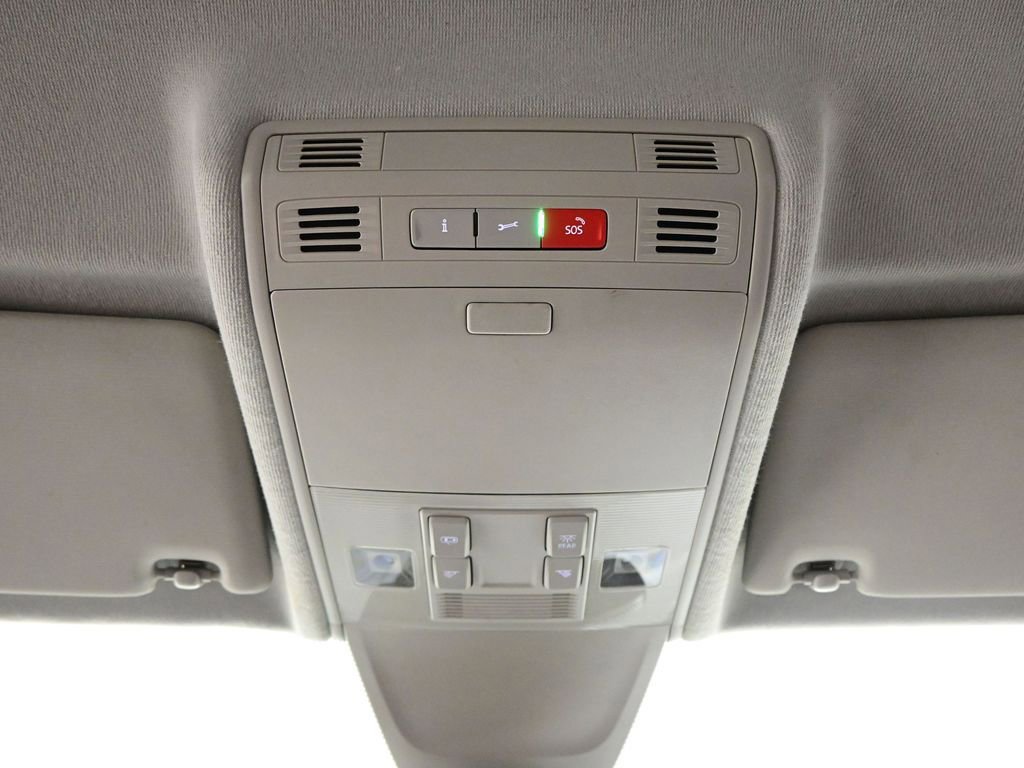 Used 2022 Volkswagen Tiguan SE image 22